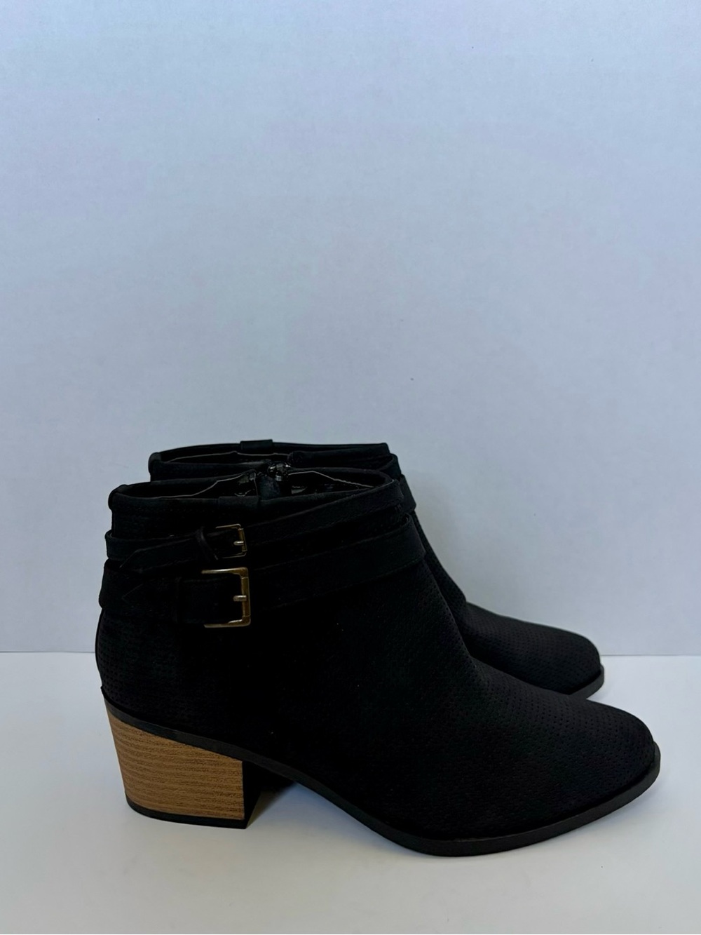 Qupid Black Faux Leather Ankle Bootie Buckle Strap Zip Round Toe ladies 8
